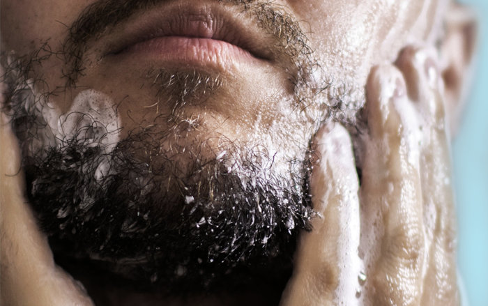 Wash and cleanse your beard using LetsShave 2-in-1 Beard Shampoo and Conditioner formulated with nourishing natural extracts. It is paraben-free and sulfate-free and fit for daily use without drying your beard.